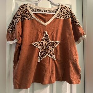 SHEIN Brown Leopard Star Patch Tee